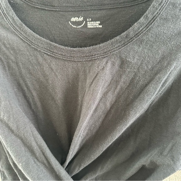 Aerie Cropped Wrapback T-Shirt in black - Picture 4 of 7